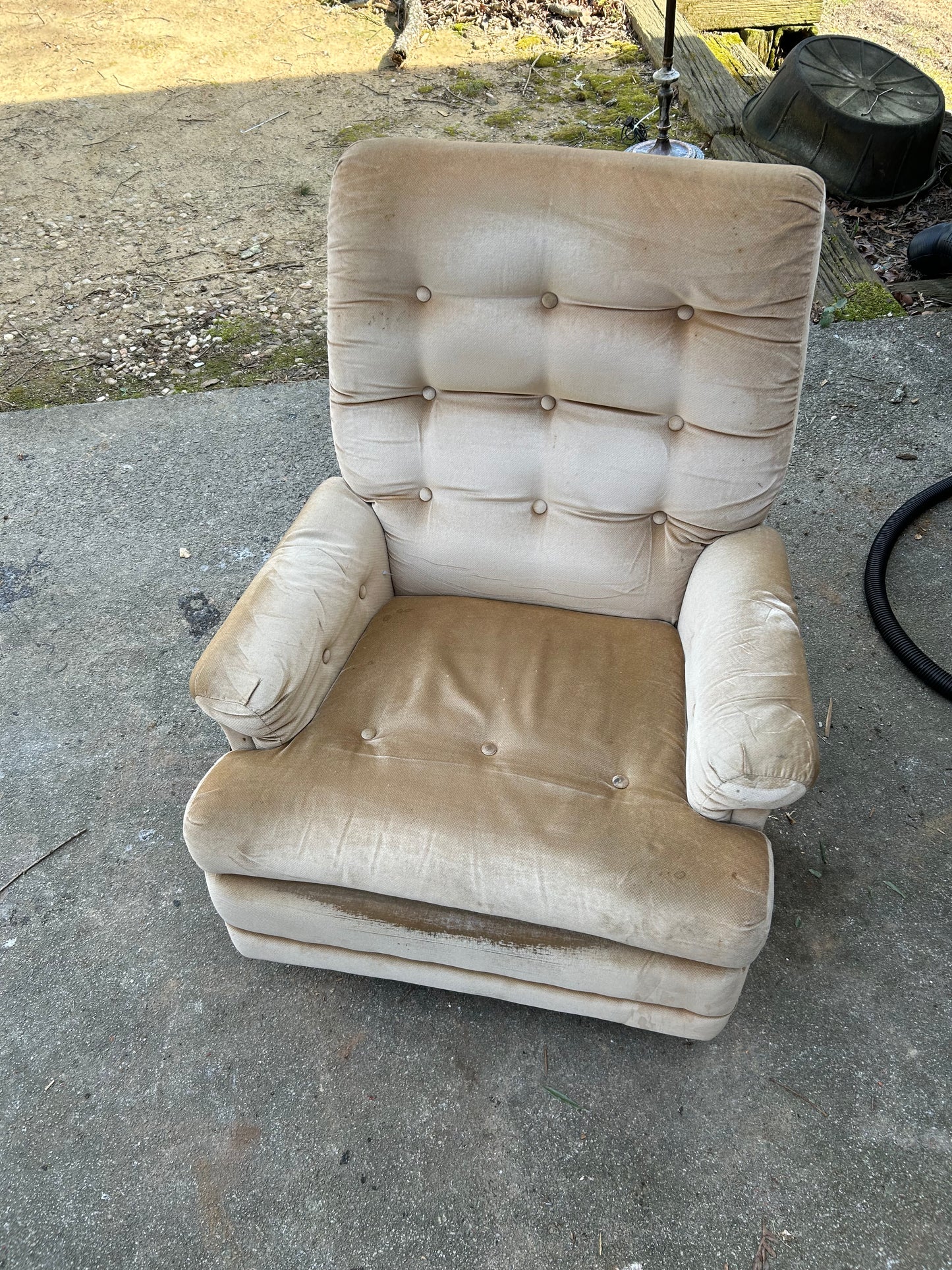 Mid-Century Modern 1970s Pair of Gold Rocker Recliners - Excellent Condition