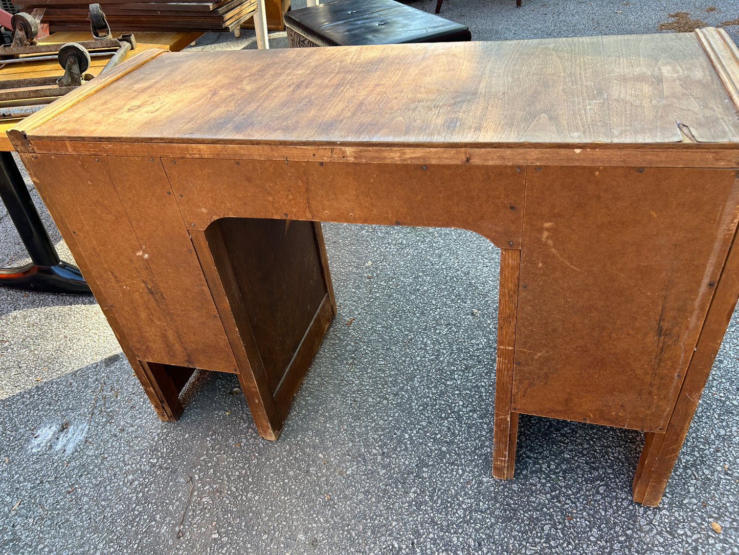 Antique Solid Wood Desk with a total of four drawers